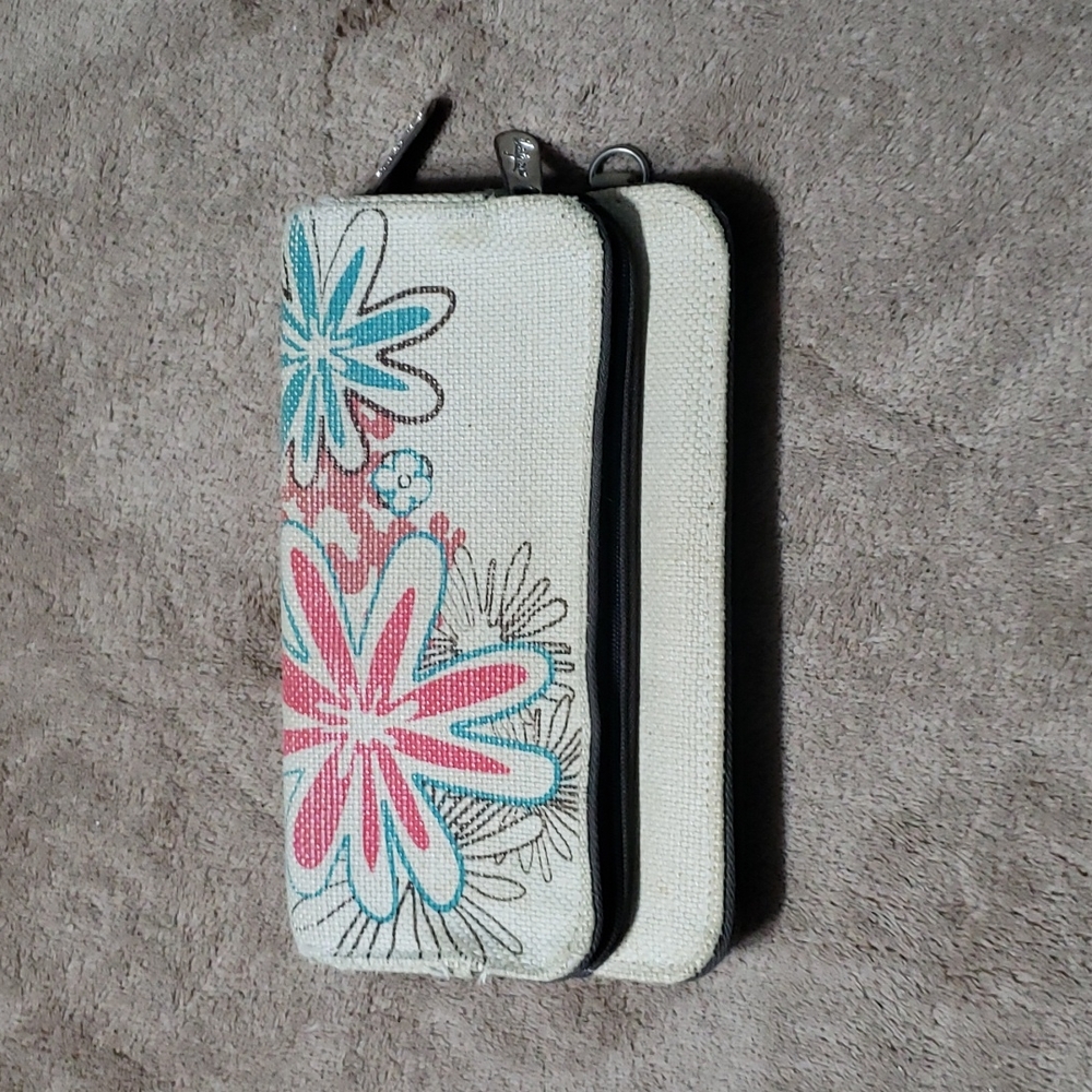 thirty-one Wallet Not For Sale Was Given As A Free Be